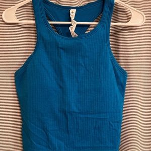 Lululemon ebb to street crop